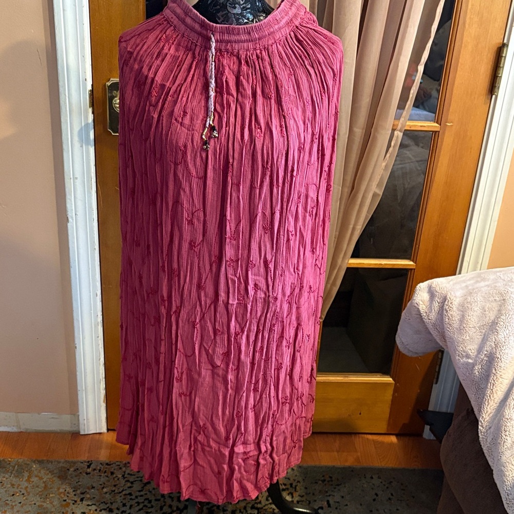 Just Class Burgundy Crinkled Women's Peasant Maxi Skirt, M